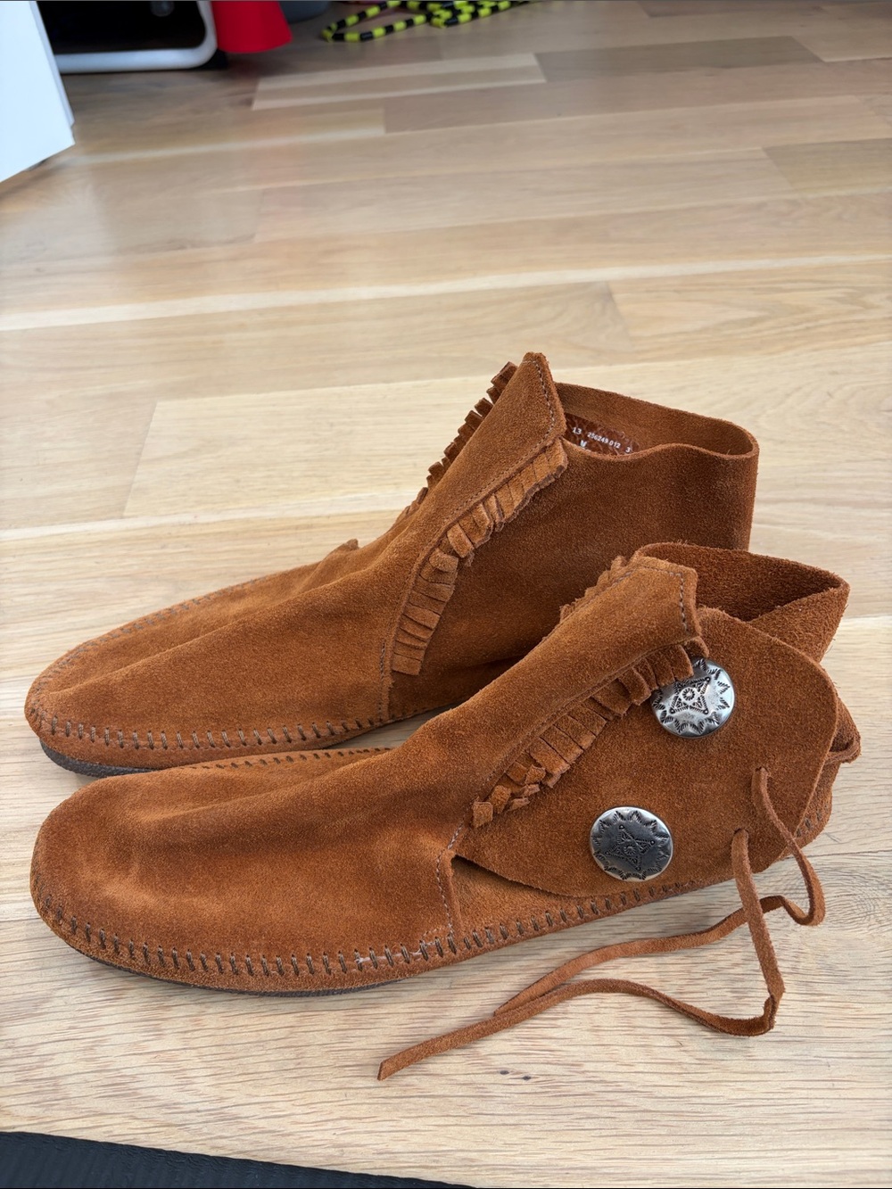 Minnetonka Men's Suede Fringe Chukka Boots - Rust Brown